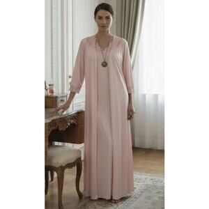 Vintage Shadowline chemise and dressing robe set